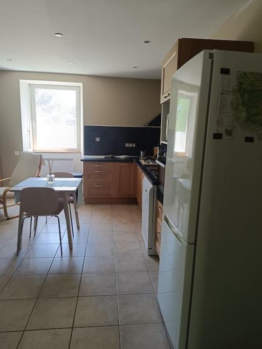 Appartement 2 A 4 Personnes Antraigues Exterior foto